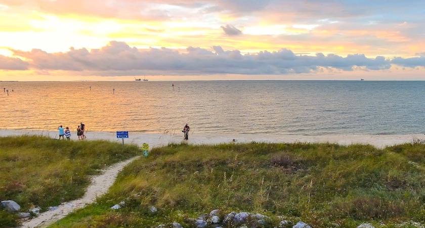 fort morgan beach